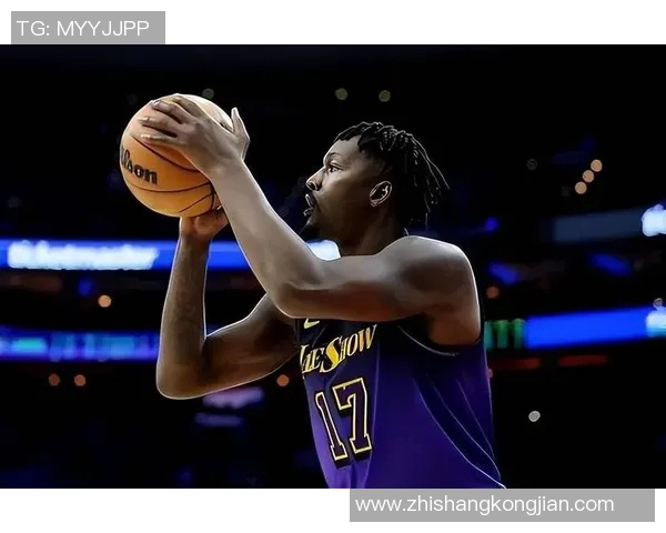 锋线新援科林斯为快船注入新动力全力适应球队需求